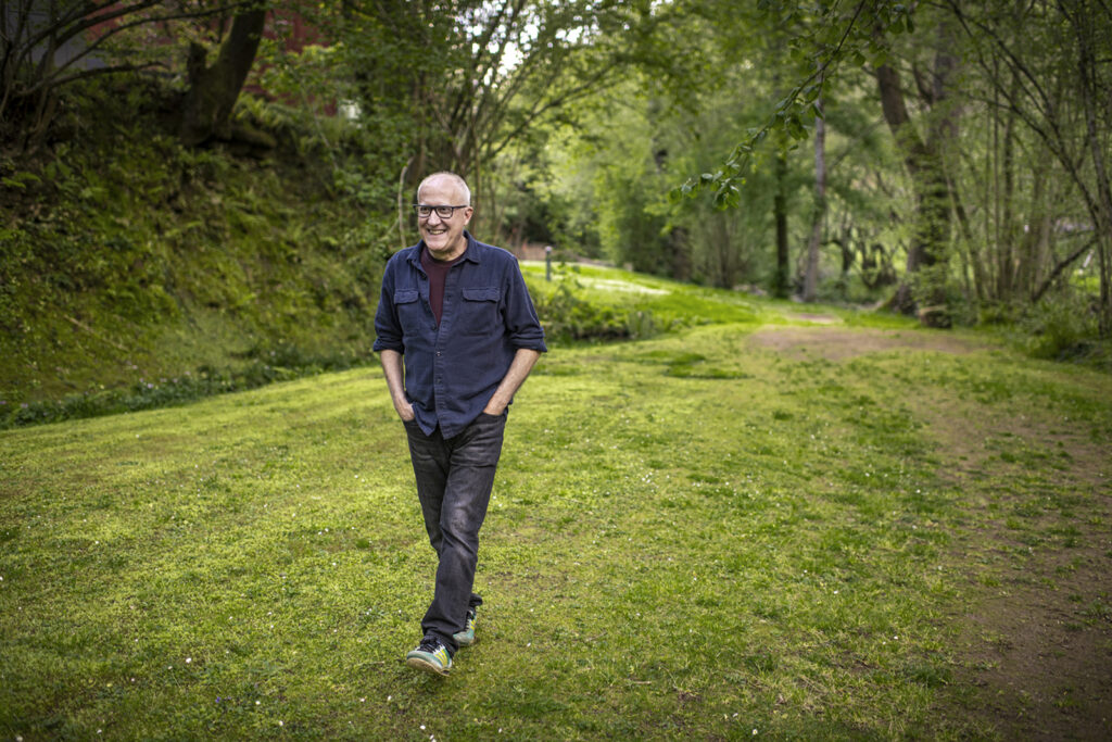 JUAN USLÉ- En su casa-estudio en Saro ( Cantabria)_ABRIL 2021 para El País Semanal